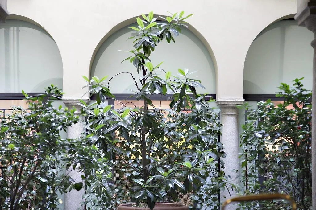 Mansard Very Close To Duomo Milano 0*,  Italien