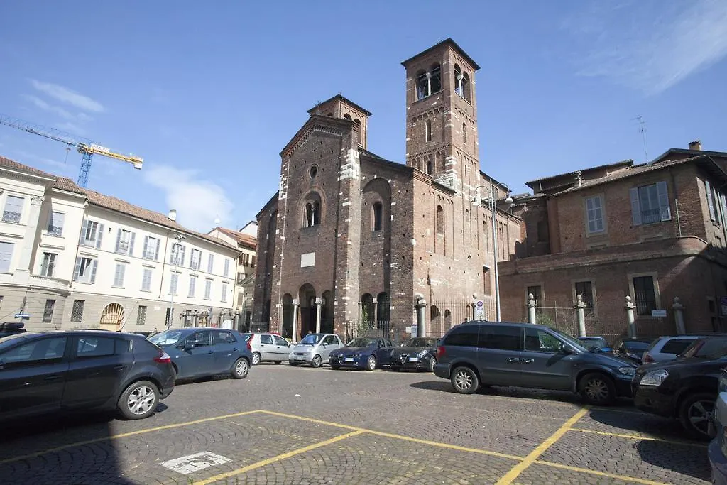 Mansard Very Close To Duomo Milano Italien